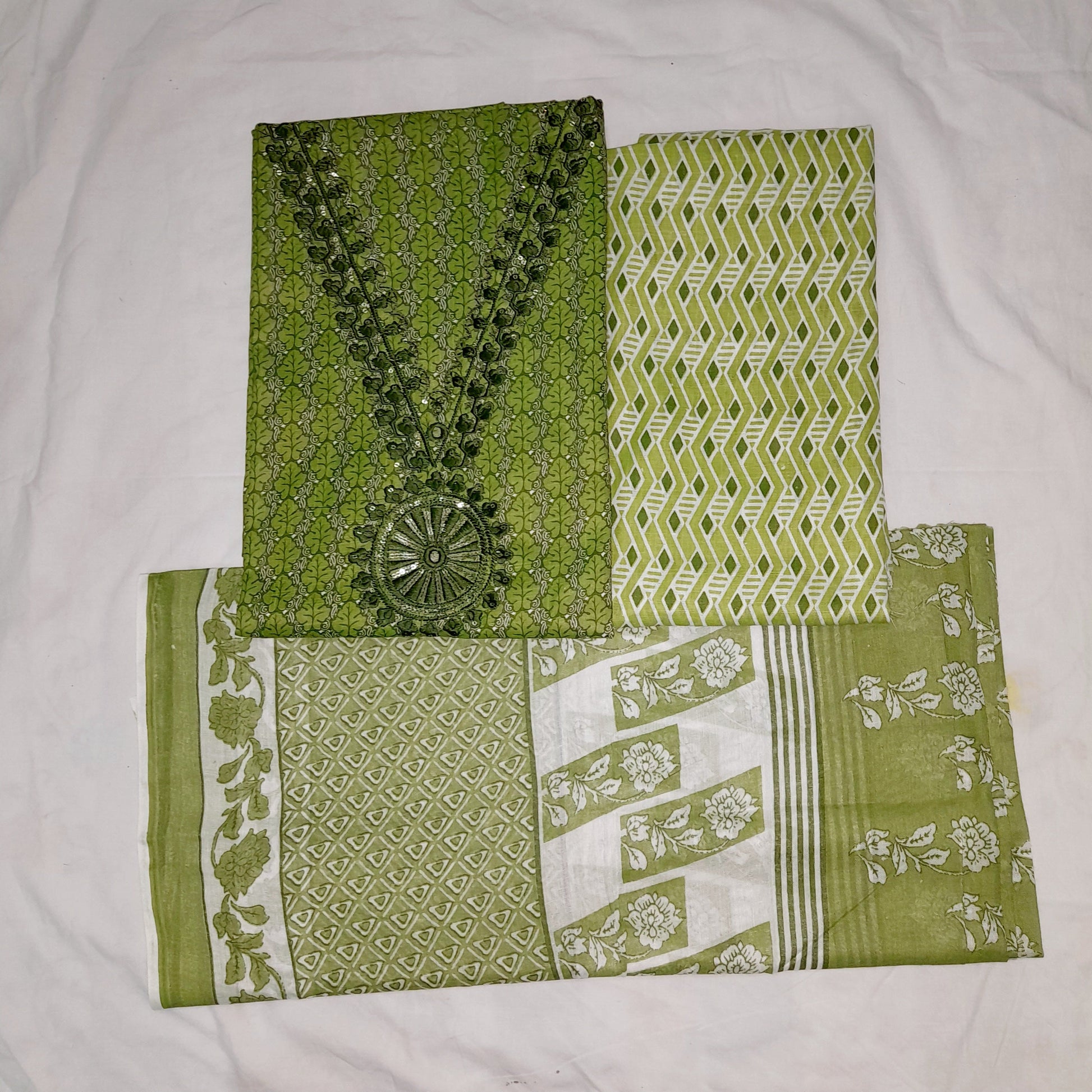 Green Color Unstiched Suit in Cotton Material with Cotton Dupatta